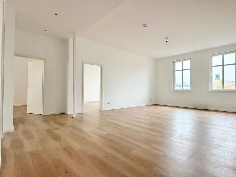 geräumige 3 Zimmer DG-Wohnung in zentraler Lage — photo 1
